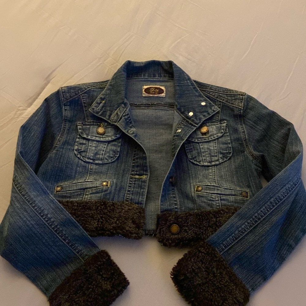 Girls Elite Jeans fur trimmed cropped denim jacket.  Large